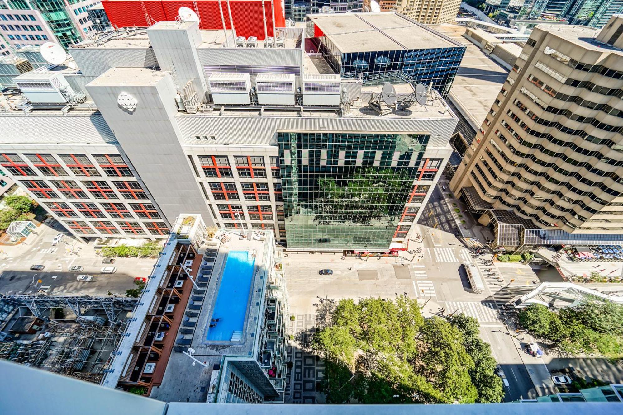 Chol Furnished Suites Heart Of Downtown Toronto, 2 Beds, Free Parking, Cn Tower View Esterno foto