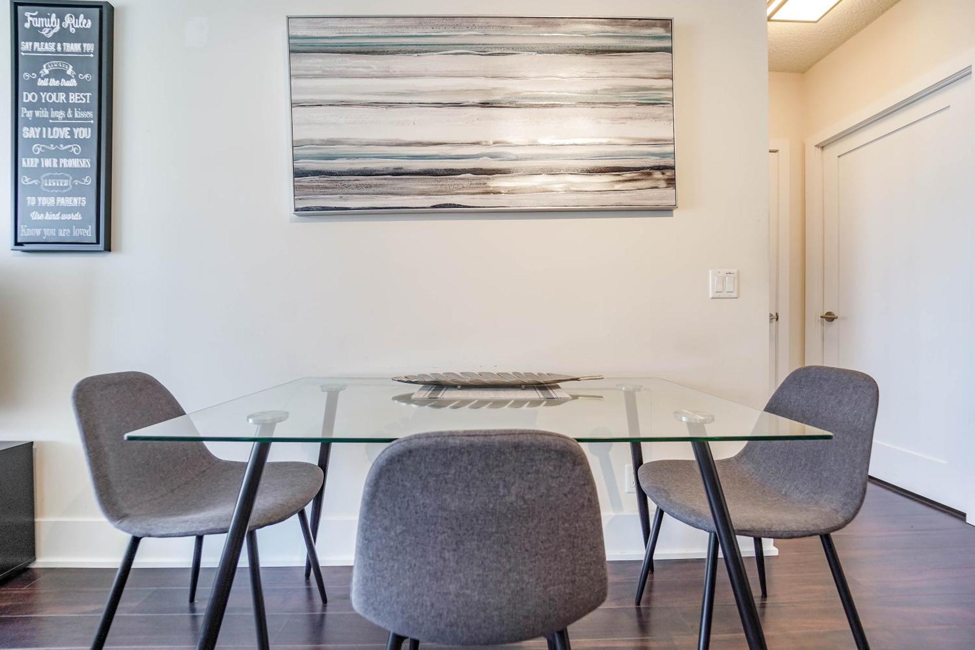 Chol Furnished Suites Heart Of Downtown Toronto, 2 Beds, Free Parking, Cn Tower View Esterno foto