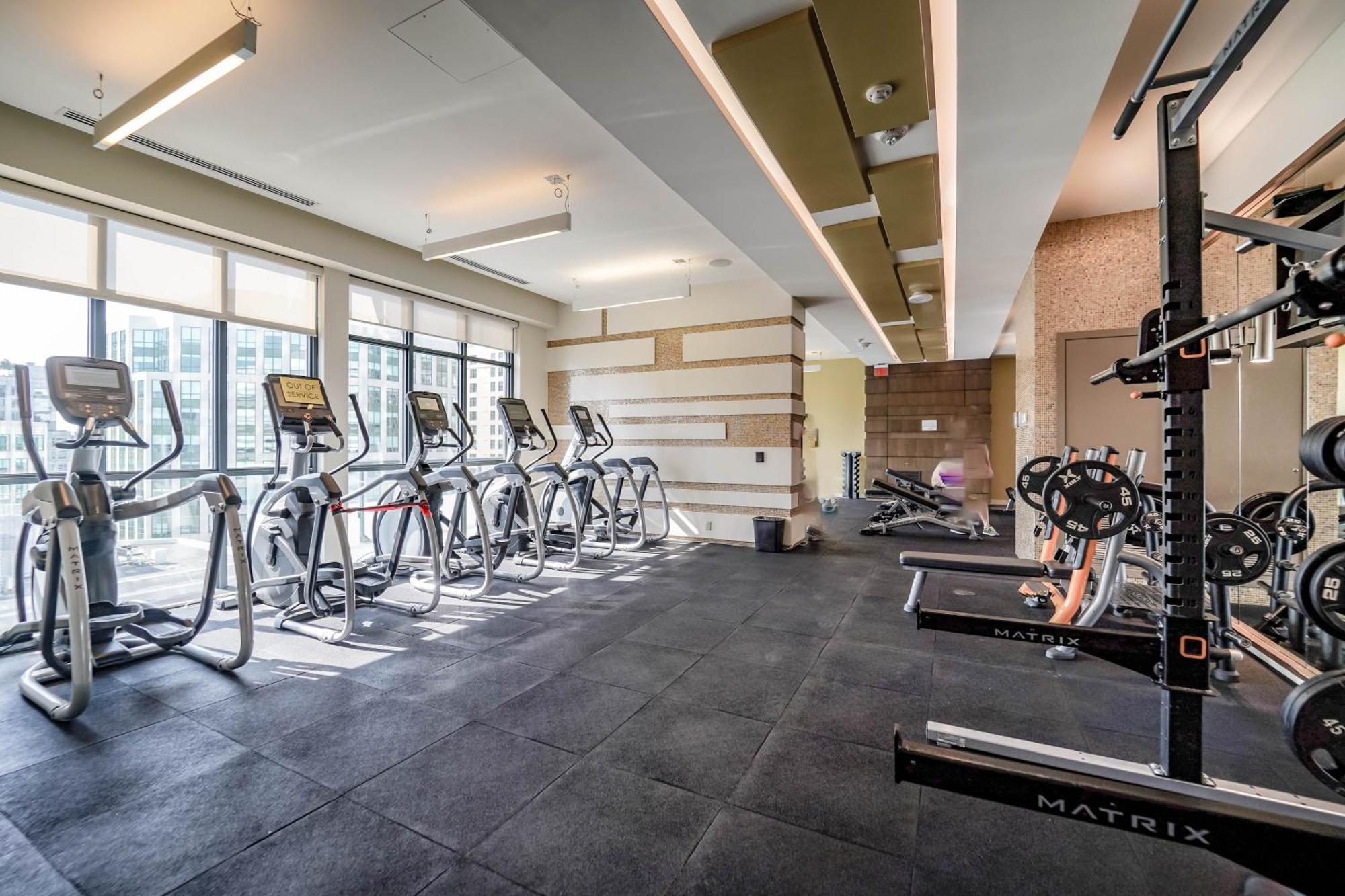 Chol Furnished Suites Heart Of Downtown Toronto, 2 Beds, Free Parking, Cn Tower View Esterno foto