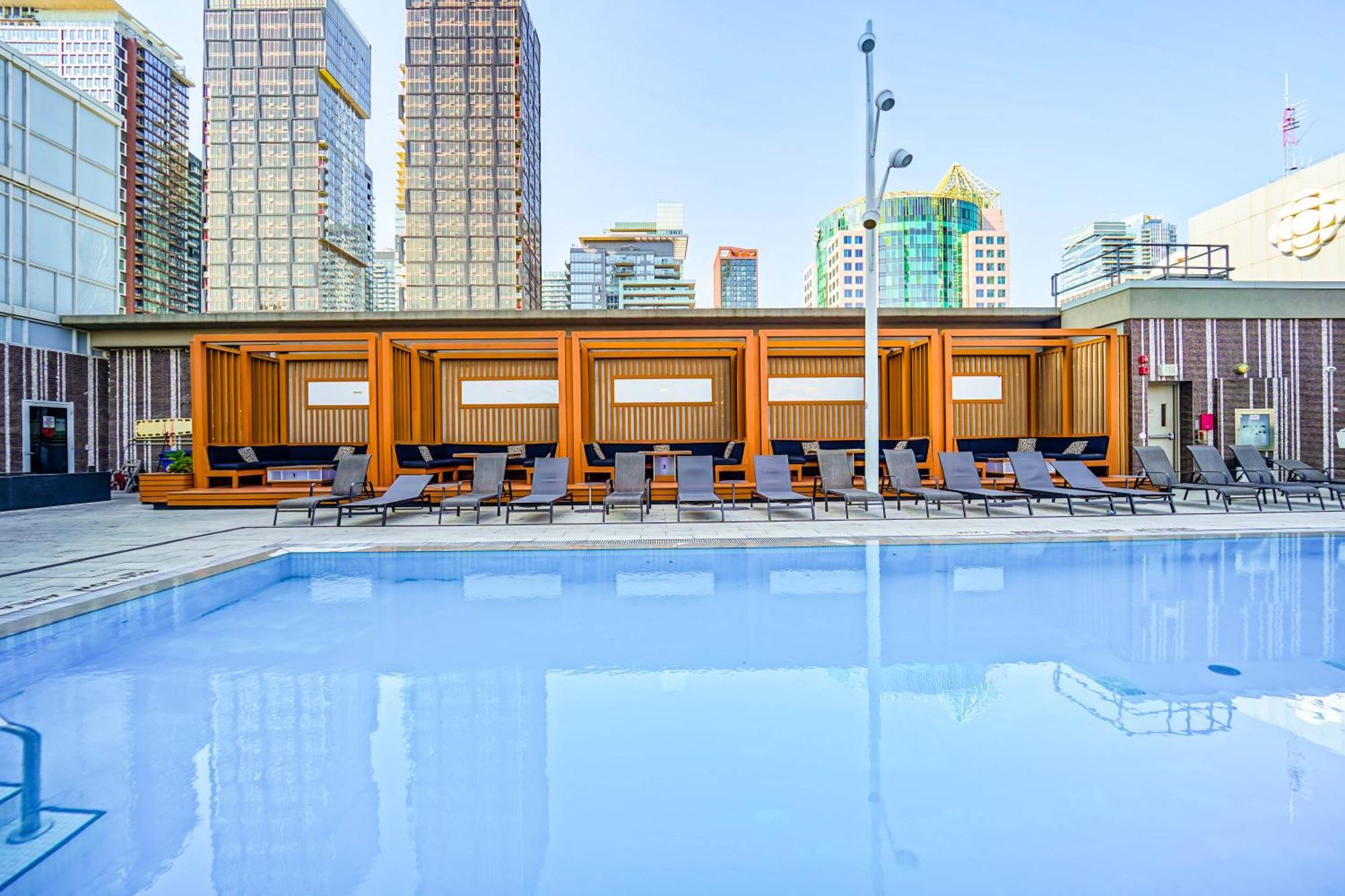 Chol Furnished Suites Heart Of Downtown Toronto, 2 Beds, Free Parking, Cn Tower View Esterno foto