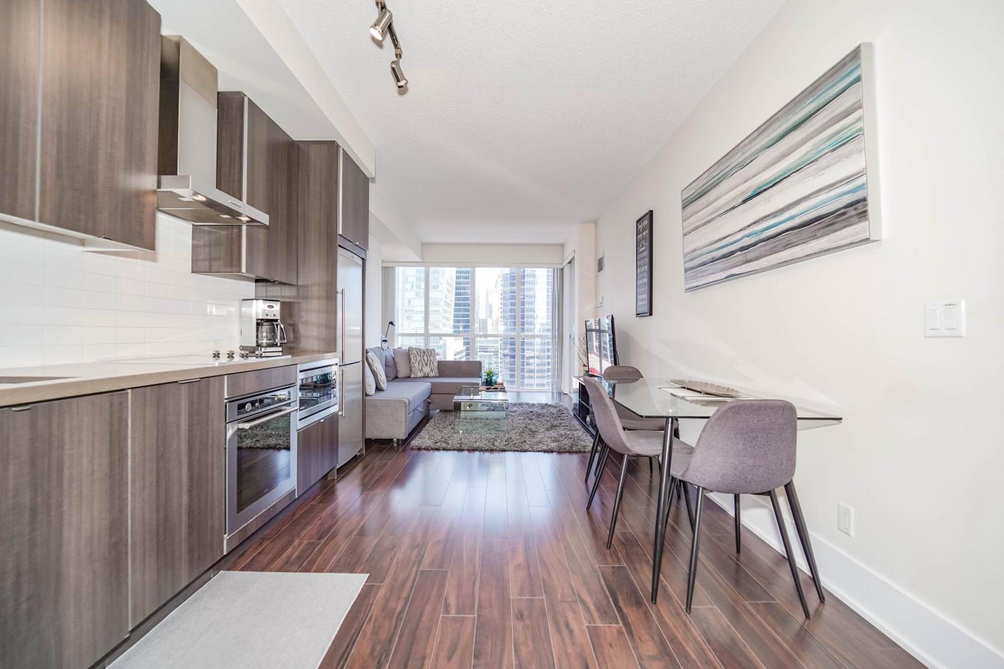 Chol Furnished Suites Heart Of Downtown Toronto, 2 Beds, Free Parking, Cn Tower View Esterno foto