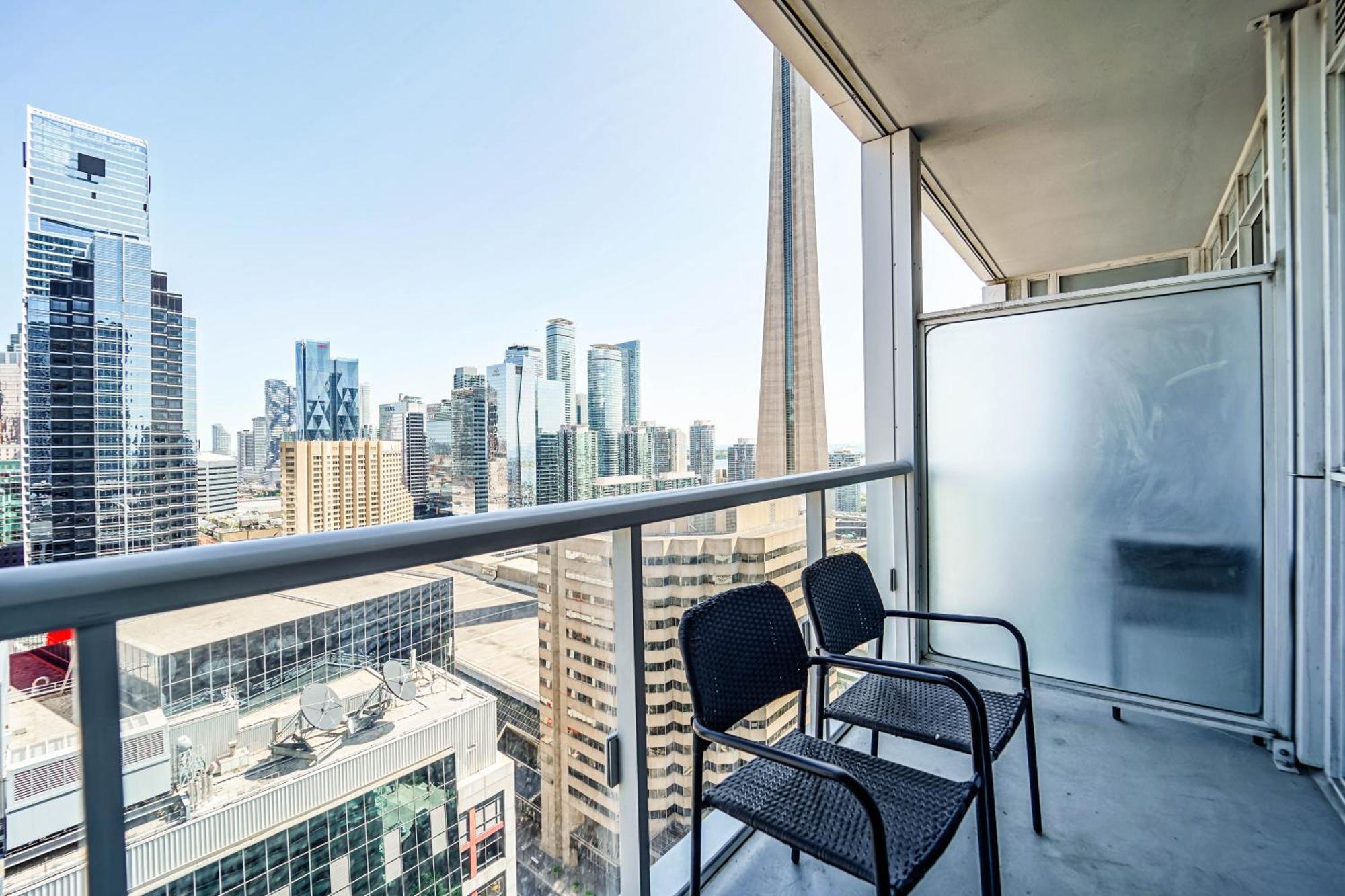 Chol Furnished Suites Heart Of Downtown Toronto, 2 Beds, Free Parking, Cn Tower View Esterno foto