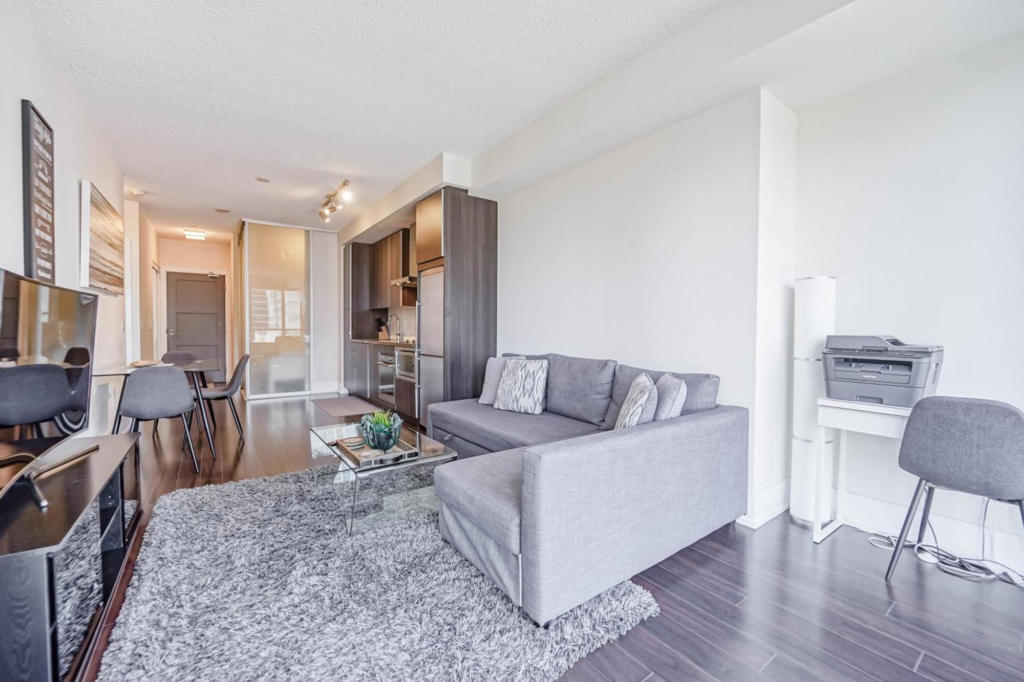 Chol Furnished Suites Heart Of Downtown Toronto, 2 Beds, Free Parking, Cn Tower View Esterno foto
