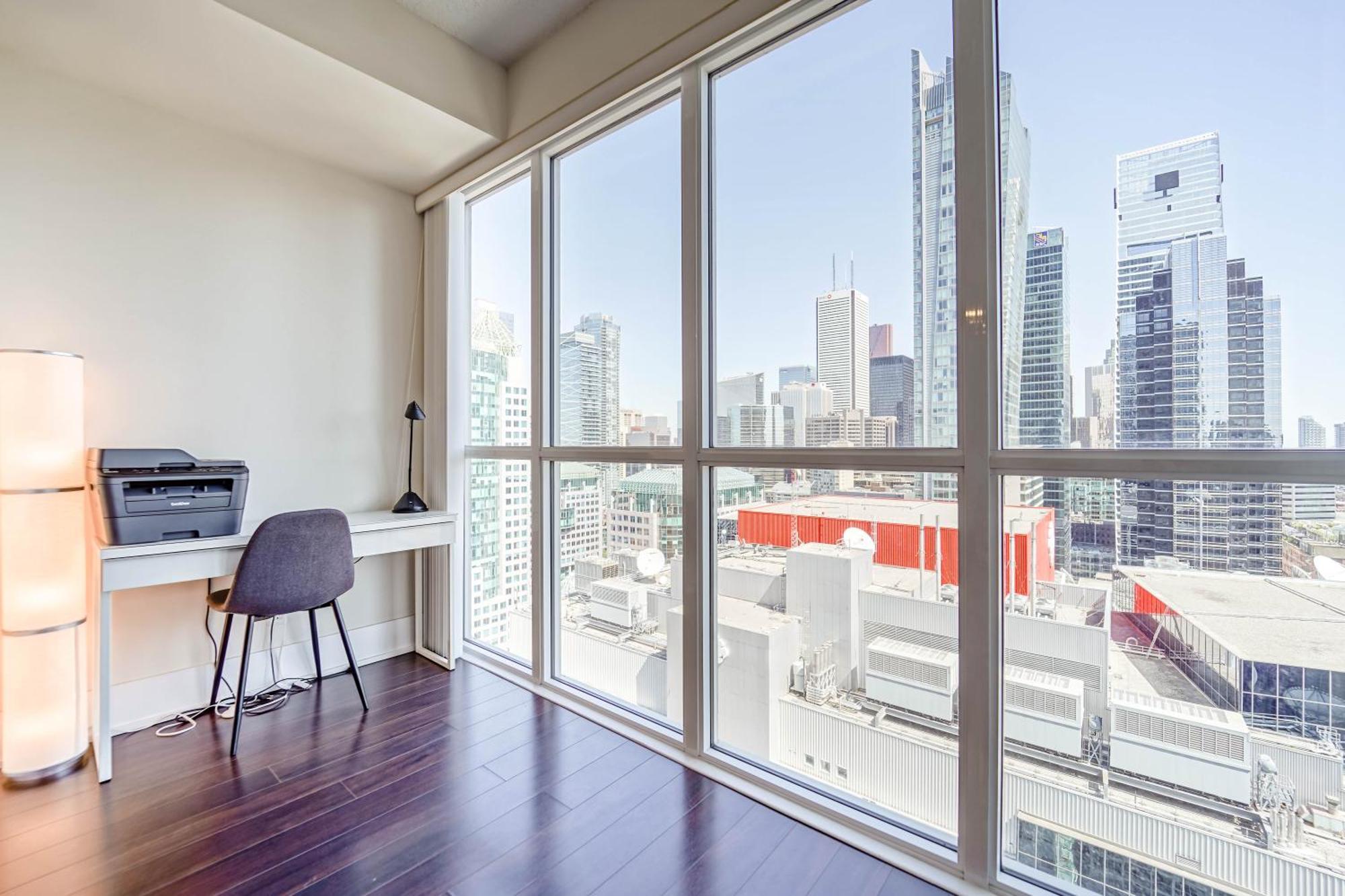 Chol Furnished Suites Heart Of Downtown Toronto, 2 Beds, Free Parking, Cn Tower View Esterno foto