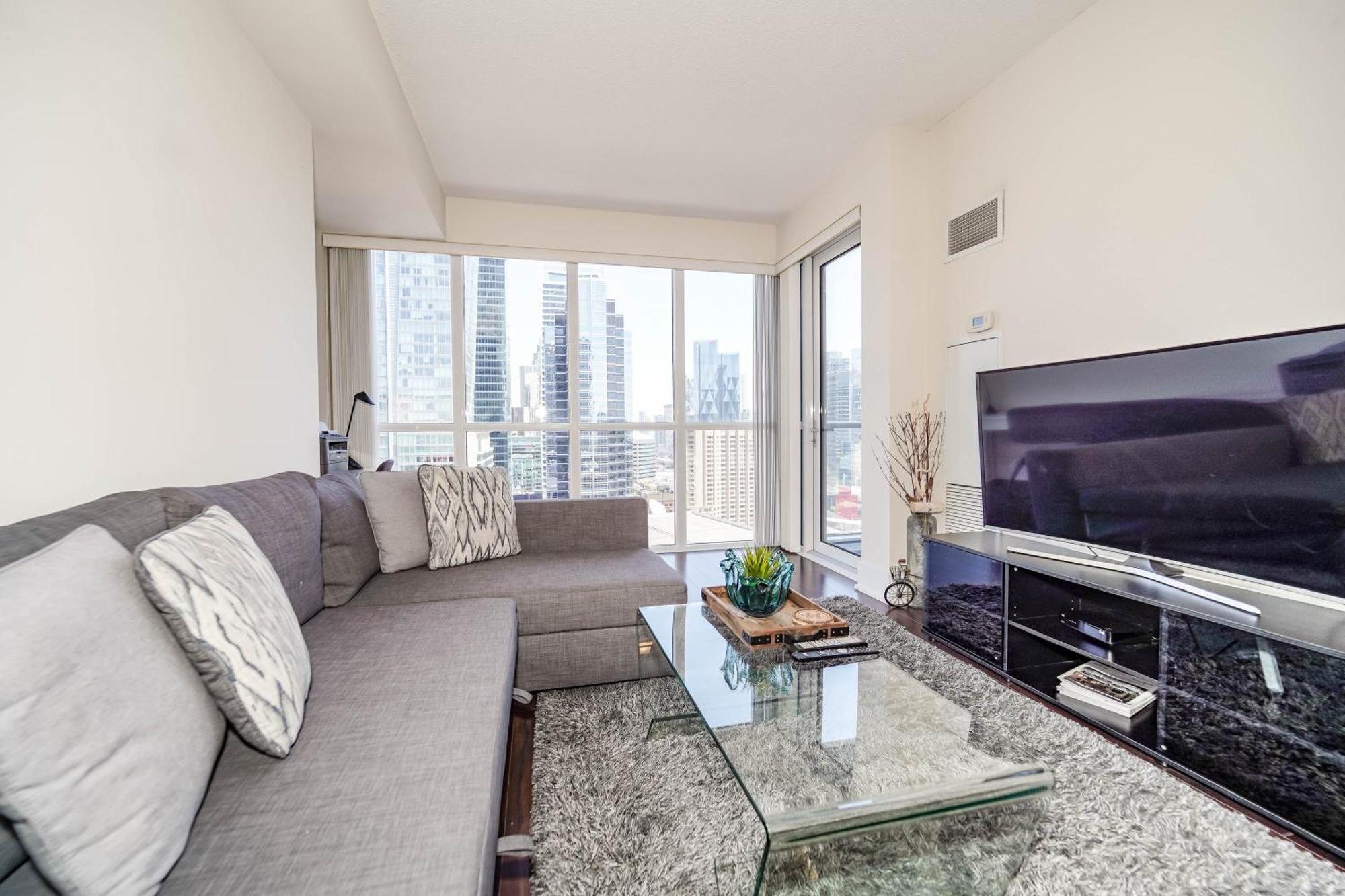 Chol Furnished Suites Heart Of Downtown Toronto, 2 Beds, Free Parking, Cn Tower View Esterno foto