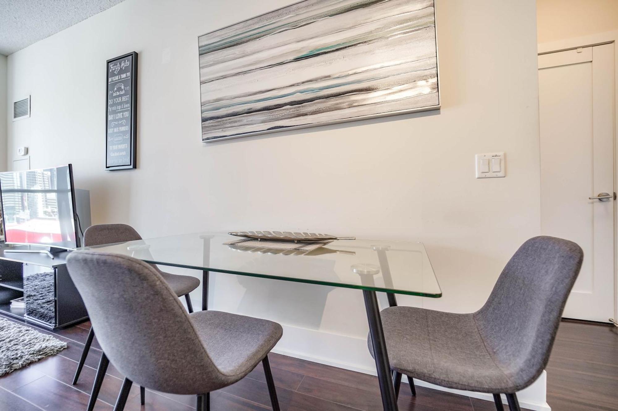 Chol Furnished Suites Heart Of Downtown Toronto, 2 Beds, Free Parking, Cn Tower View Esterno foto