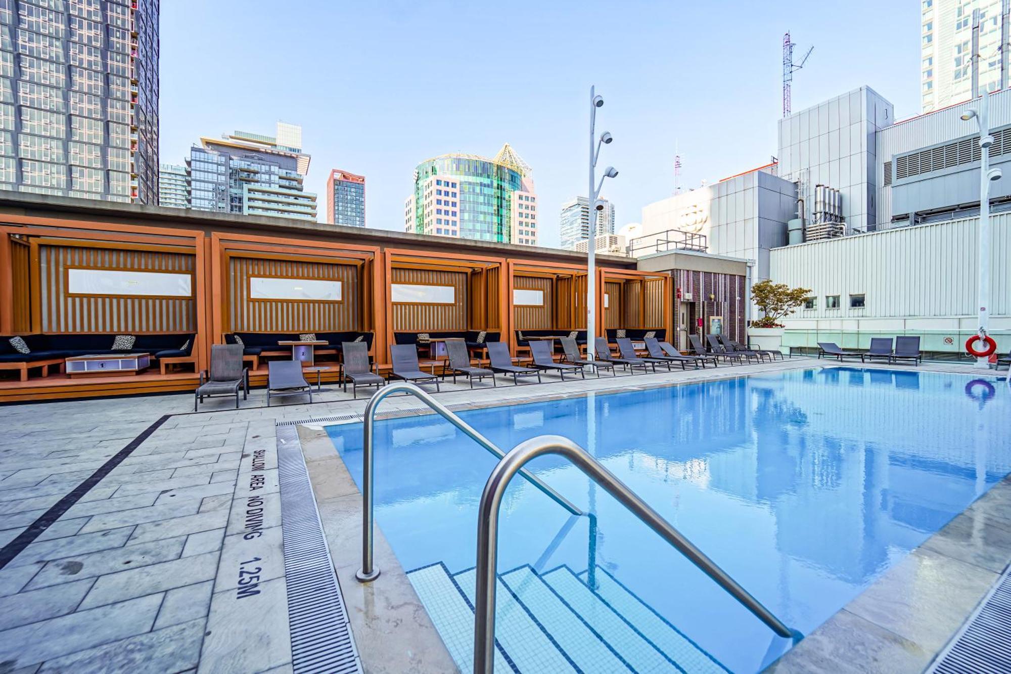 Chol Furnished Suites Heart Of Downtown Toronto, 2 Beds, Free Parking, Cn Tower View Esterno foto