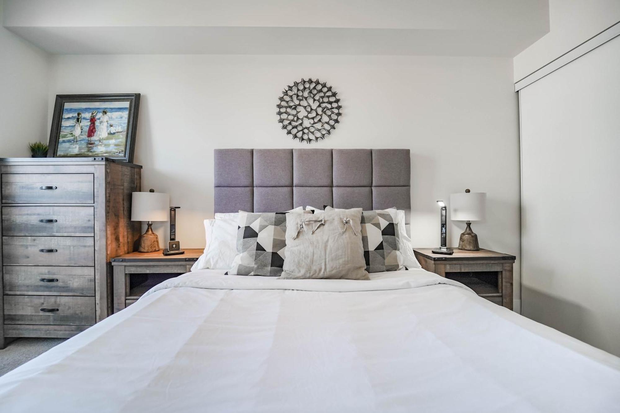 Chol Furnished Suites Heart Of Downtown Toronto, 2 Beds, Free Parking, Cn Tower View Esterno foto